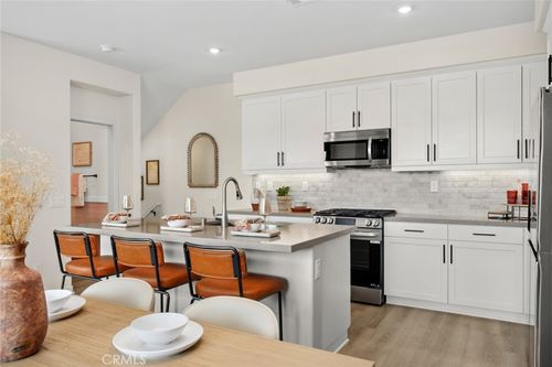 unit-b-12248 Mirasol Loop, El Monte, CA, 91732-5427 | Card Image