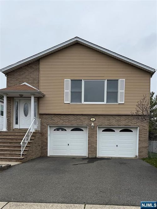 60 Jackson Pl, Moonachie, NJ, 07074-1210 | Card Image