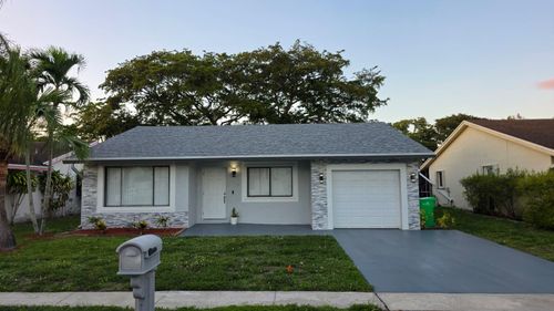 9335 Nw 53rd St, Sunrise, FL, 33351-7715 | Card Image