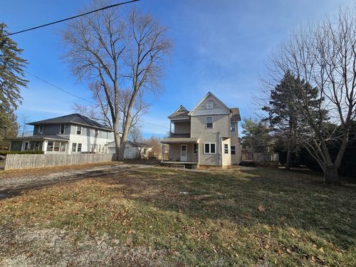 212 N Hunt St, Melvin, IL, 60952-4011 | Card Image