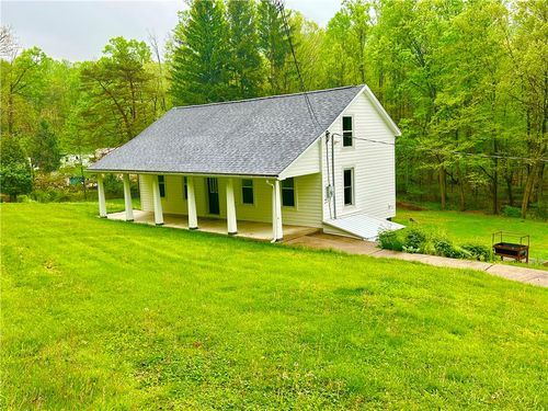 999 Solomon Temple Rd, Latrobe, PA, 15650-3740 | Card Image
