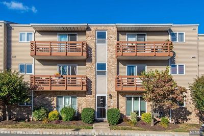 680 Union Avenue, Condo with 2 bedrooms, 2 bathrooms and null parking in Belleville NJ | Image 1