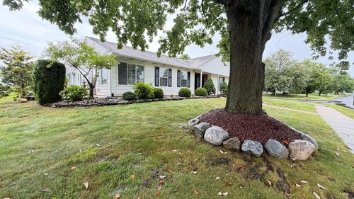 2 Windmill Ct, COLUMBUS, NJ, 08022-1055 | Card Image