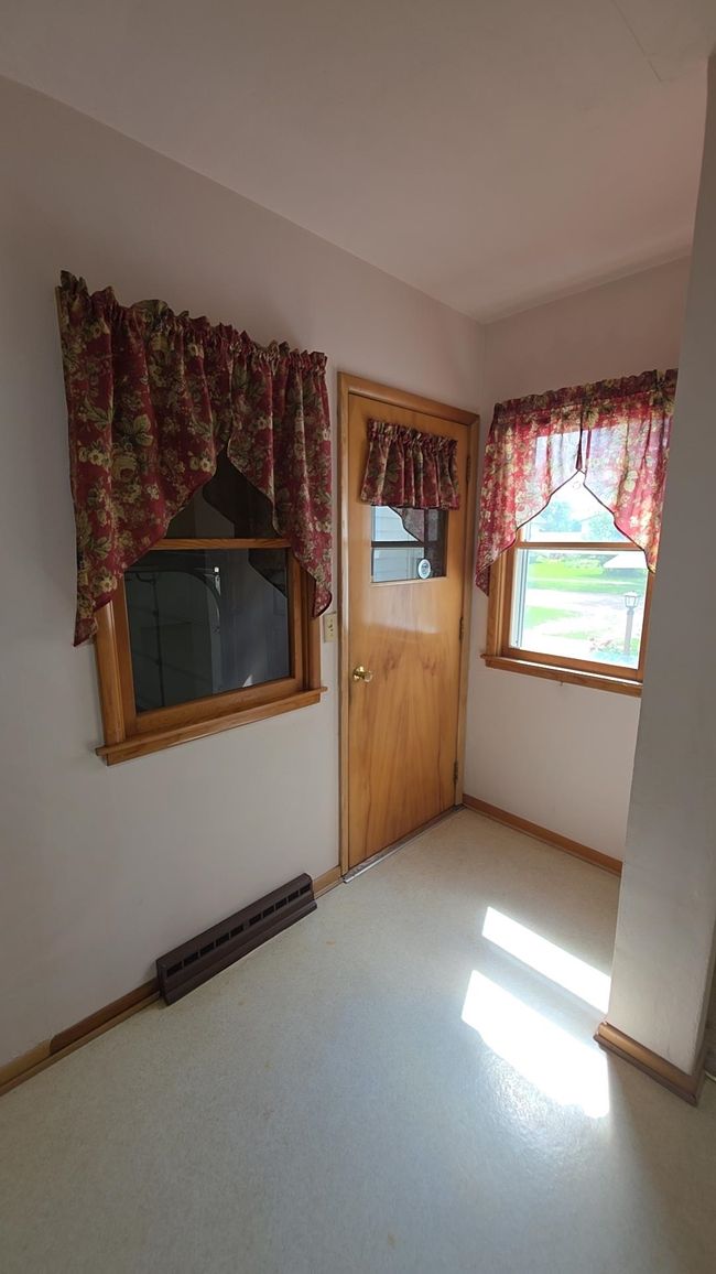 304 N Sleeper St, House other with 3 bedrooms, 2 bathrooms and null parking in Everly IA | Image 12