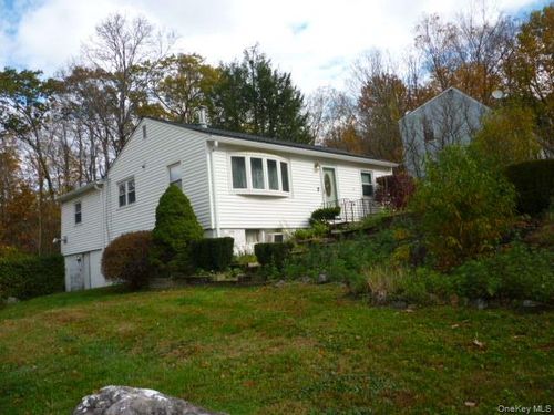 11 Hazel Dr, Patterson, NY, 12563-1254 | Card Image