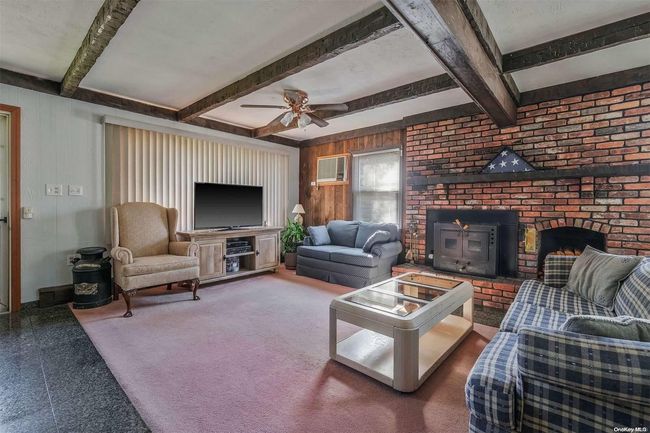 30 Saddle Ln, House other with 3 bedrooms, 2 bathrooms and null parking in Levittown NY | Image 8