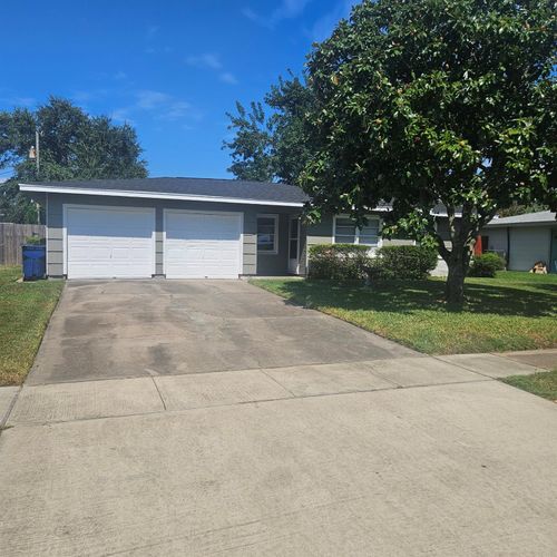 322 24th Ave N, Texas City, TX, 77590-6039 | Card Image