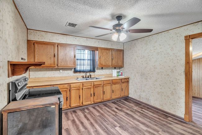 1707 Goliad St, House other with 3 bedrooms, 1 bathrooms and 2 parking in Big Spring TX | Image 6