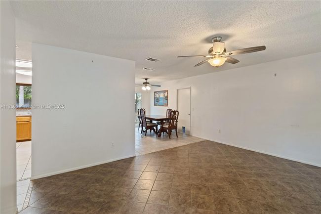 961 Schumann Dr, House other with 3 bedrooms, 2 bathrooms and null parking in Sebastian FL | Image 7
