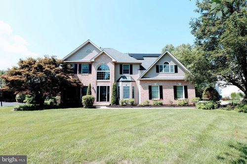 4950 Long Dr, Bethlehem, PA, 18020-8866 | Card Image