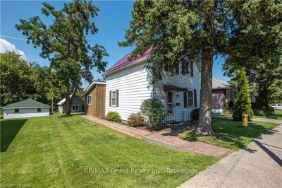 254 North St, House other with 3 bedrooms, 2 bathrooms and null parking in Gananoque ON | Image 2