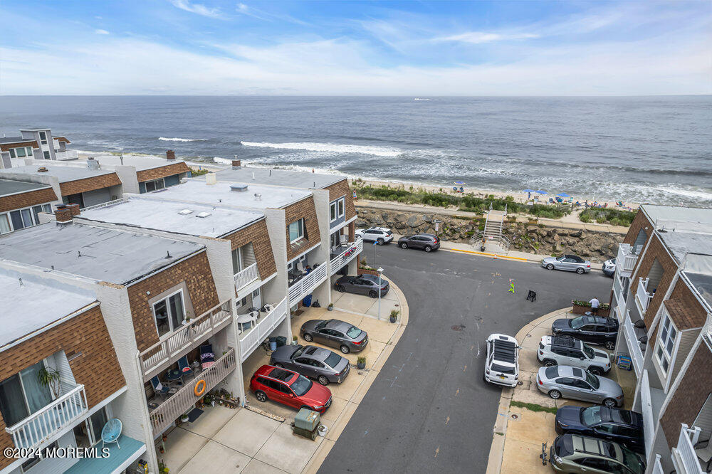 Sandpiper Ln, Sea Bright, NJ 07760