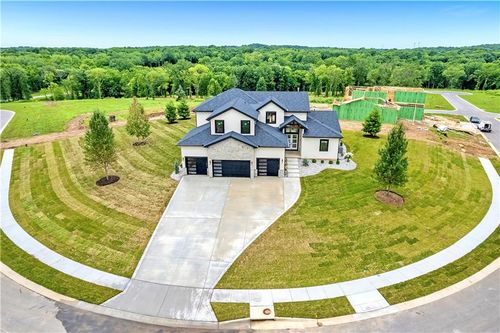 10213 Countryside Dr, Kansas City, KS, 66109 | Card Image