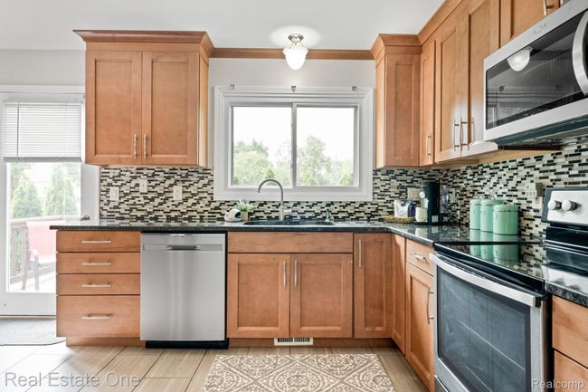 10-web-or-mls-438 Oakgrove Ct-10.jpg | Image 7