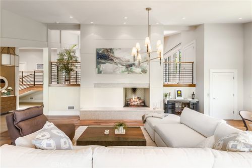 2704 Via Elevado, Palos Verdes Estates, CA, 90274-1436 | Card Image