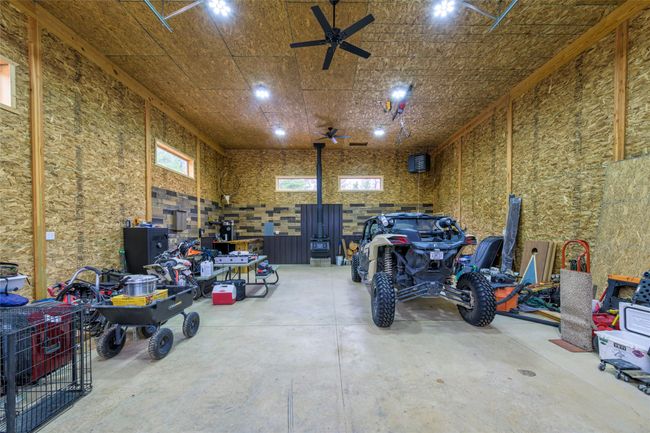 interior of 30 x 40 shop 16 ft walls 14 ft bay door 6 in concrete | Image 48