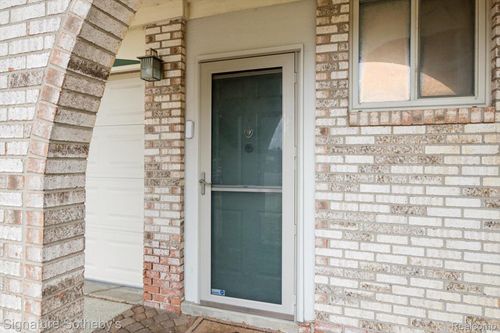 4254 Halkirk Dr, Waterford, MI, 48329-1628 | Card Image