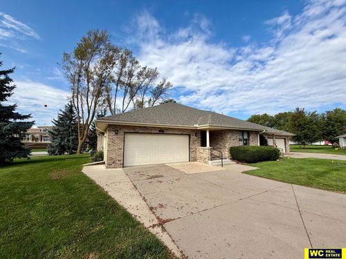 2041 Arbor Cir, Blair, NE, 68008-4203 | Card Image