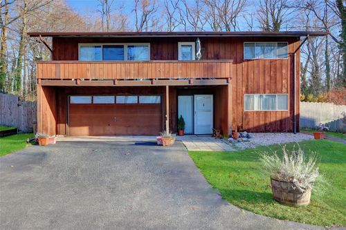 270 Ocean Ave, Northport, NY, 11768-1836 | Card Image