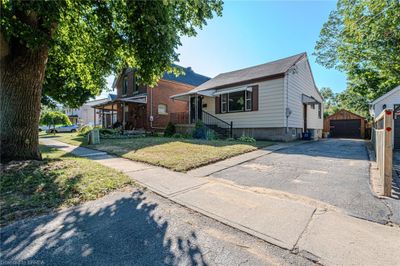 331 Chatham St, House other with 3 bedrooms, 1 bathrooms and 4 parking in Brantford ON | Image 1