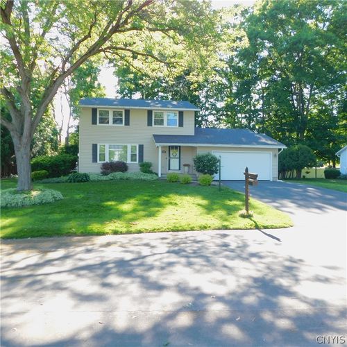 7346 Barnyard Cir, Liverpool, NY, 13088-4702 | Card Image
