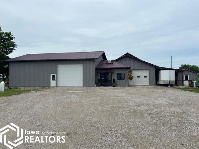 20170 Highway 2, Home with 5 bedrooms, 4 bathrooms and null parking in Bloomfield IA | Image 38