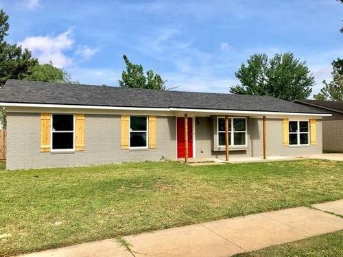 815 Hickory St, Idalou, TX, 79329-9035 | Card Image