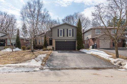 218 Ridge Rd, Bolton, ON, L7E4W1 | Card Image