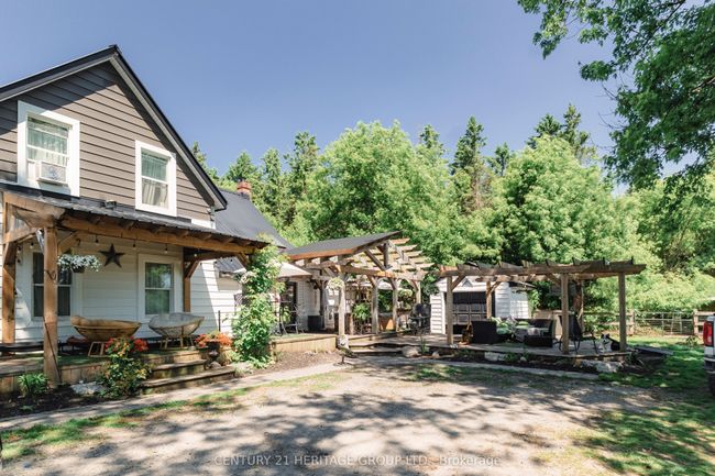 ON - 2090 Highway 26, House other with 3 bedrooms, 2 bathrooms and 3 parking in Springwater ON | Image 39