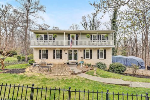 1005 Chestnut Mountain Dr, Vinton, VA, 24179-1717 | Card Image