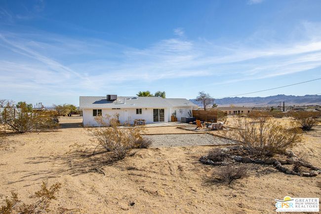 4742 Avenida La Flora Desierta, House other with 2 bedrooms, 1 bathrooms and 3 parking in Joshua Tree CA | Image 24