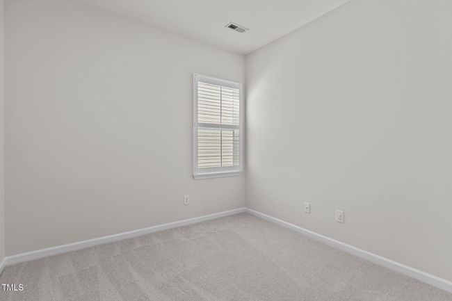 Middle Bedroom | Image 22