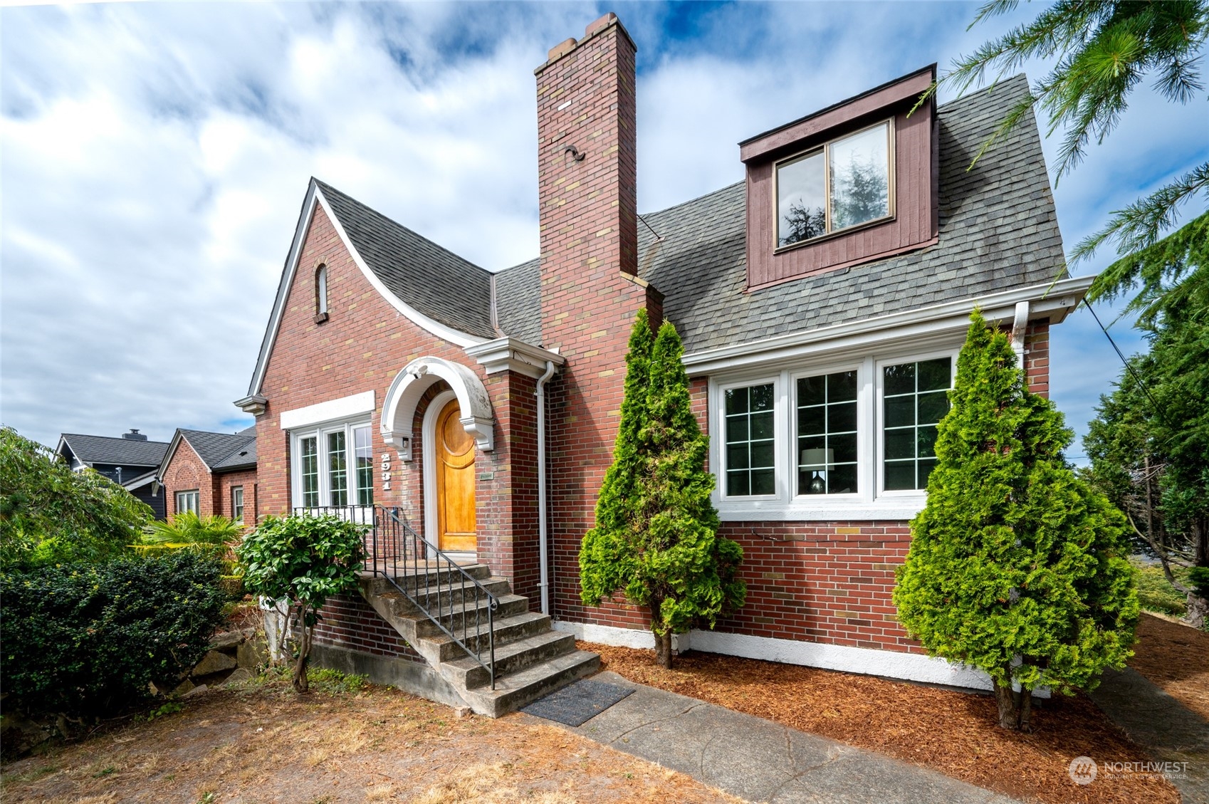 10th Pl, Seattle, WA 98119