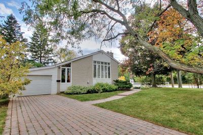 1 Southwell Dr, House other with 3 bedrooms, 2 bathrooms and 4 parking in North York ON | Image 2