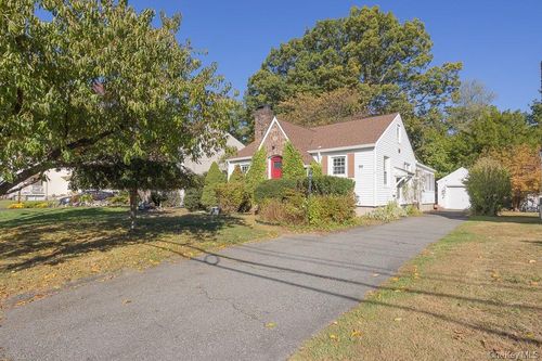 99 E Washington Ave, Pearl River, NY, 10965-2349 | Card Image