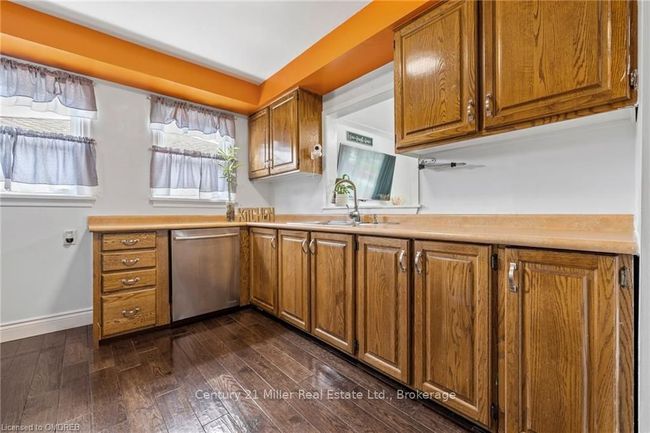 17 Huntington Ave, House other with 4 bedrooms, 2 bathrooms and 4 parking in Hamilton ON | Image 10