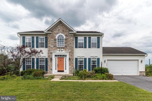 5300 Countryside Dr, Kinzers, PA, 17535-9618 | Card Image