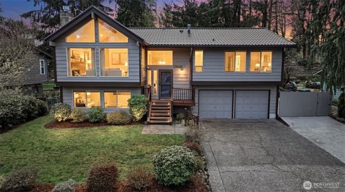 17621 157th Avenue Se, Renton, WA, 98058 | Card Image