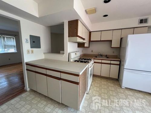 apt-13b-37 Judson St, Edison, NJ, 08837-2466 | Card Image