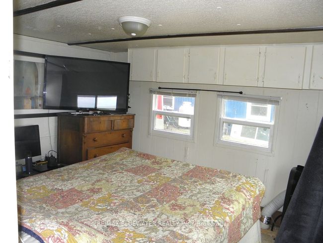 9774 Lake Rd, House other with 2 bedrooms, 1 bathrooms and 6 parking in Kettle And Stony Point Fn ON | Image 15