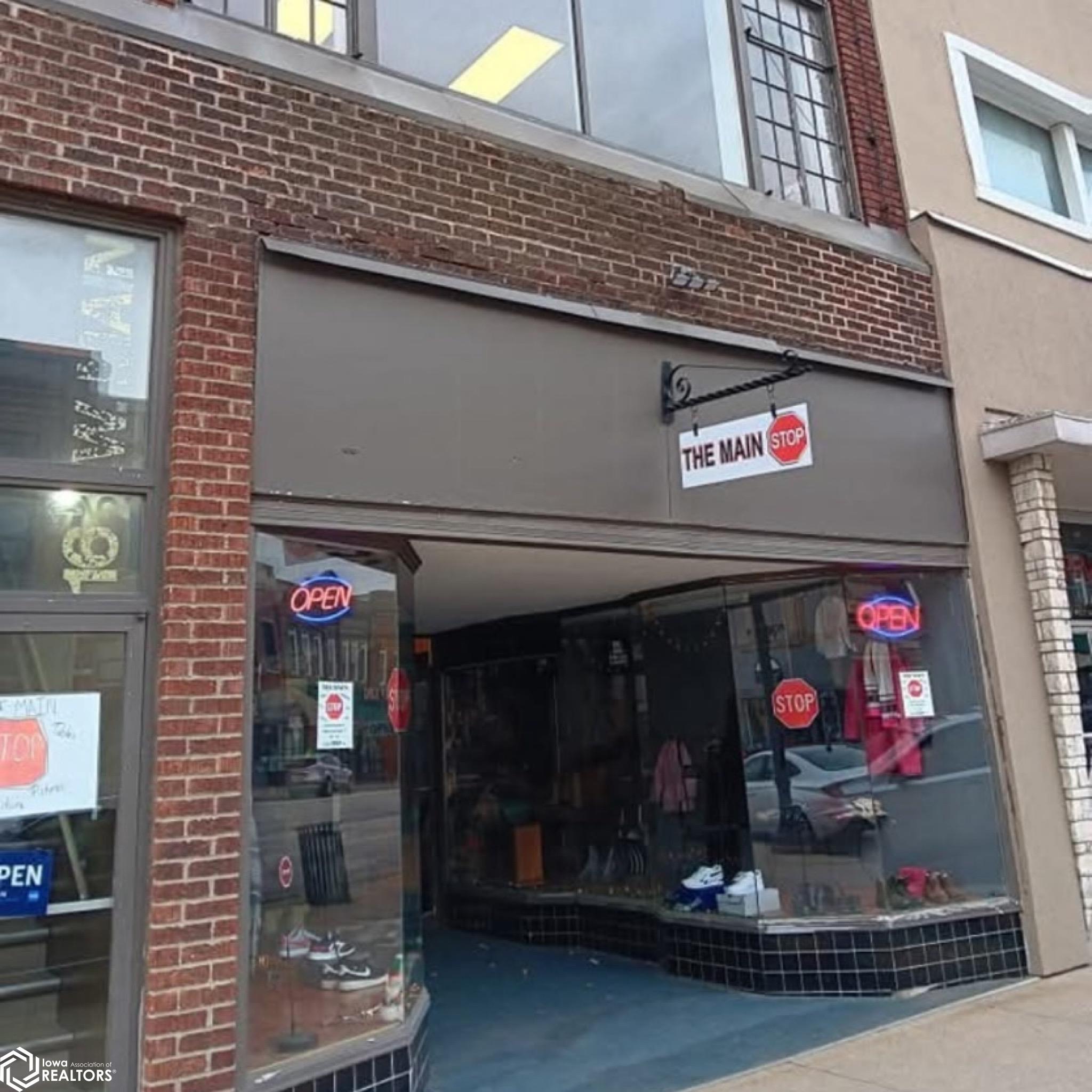 16 W Main St, Marshalltown, IA 50158