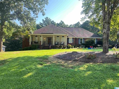 111 Sweetwater Ln, Rainbow City, AL, 35906-8661 | Card Image