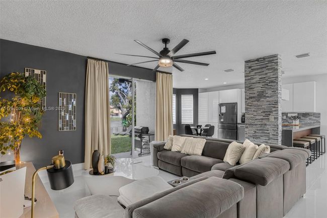 13109 Sw 54 Th Ct, House other with 5 bedrooms, 3 bathrooms and null parking in Miramar FL | Image 9