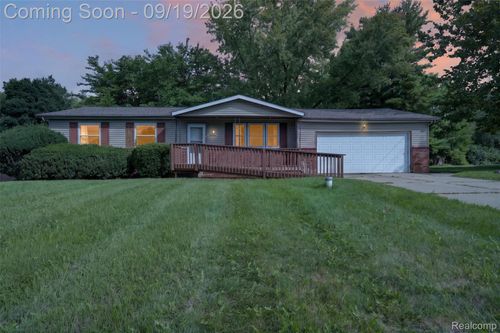 4064 Sheraton Dr, Flint, MI, 48532-3555 | Card Image