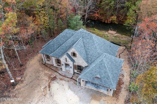 135 Hedgewood Pt, Crossville, TN, 38558-4514 | Card Image