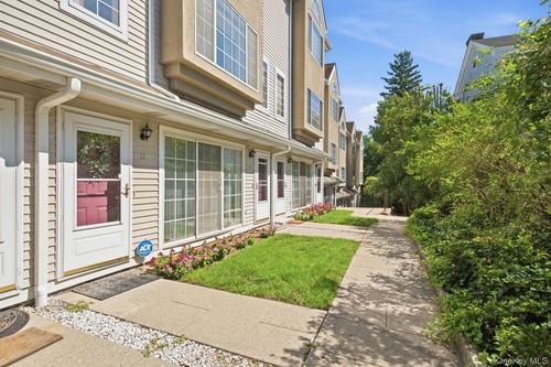 12 Soundview Street, Rye Town, NY, 10573 | Card Image