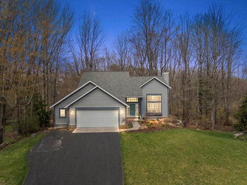 1983 Woodlark Dr, Holland, MI, 49424-7640 | Card Image