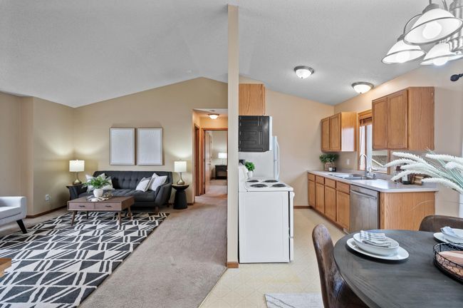Open-Concept Living With Vaulted Ceilings | Image 10