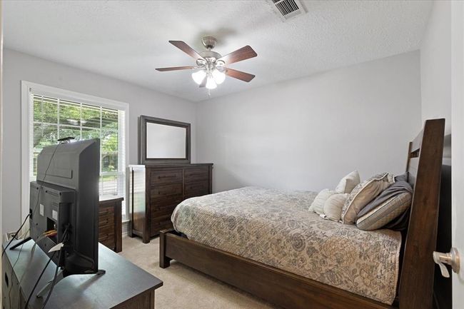 5004 Colmesneil St, House other with 4 bedrooms, 3 bathrooms and 2 parking in Pearland TX | Image 20