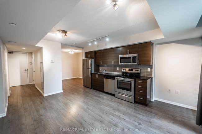215 - 3091 Dufferin St, Condo with 1 bedrooms, 1 bathrooms and null parking in Toronto ON | Image 5